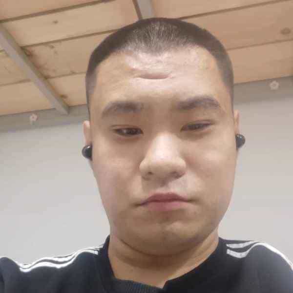 25岁岁山东单身帅哥 - 石河子吉缘网