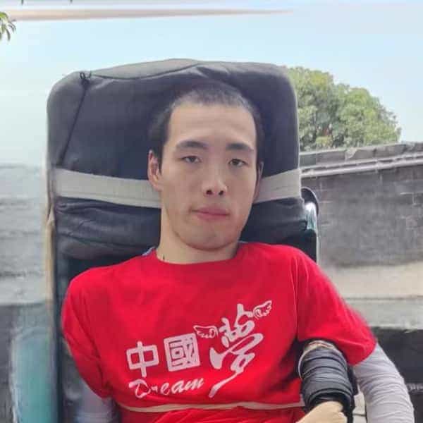 31岁岁湖南单身帅哥 - 石河子吉缘网