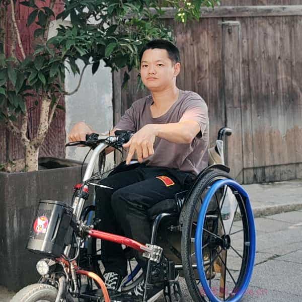 33岁岁湖北单身帅哥 - 石河子吉缘网